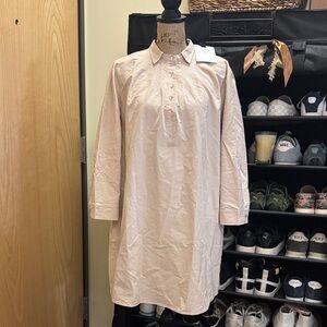 NWT Pomander Place half button-up shirt dress. Functional front pockets. Size XL